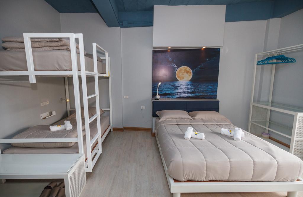 The Moon Hostel Huahin Exterior photo